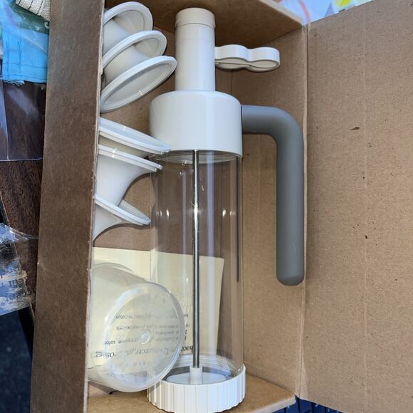 The Pampered Chef Easy Accent Decorator Frosting Kit #1778 Complete Set USED - Picture 2 of 3